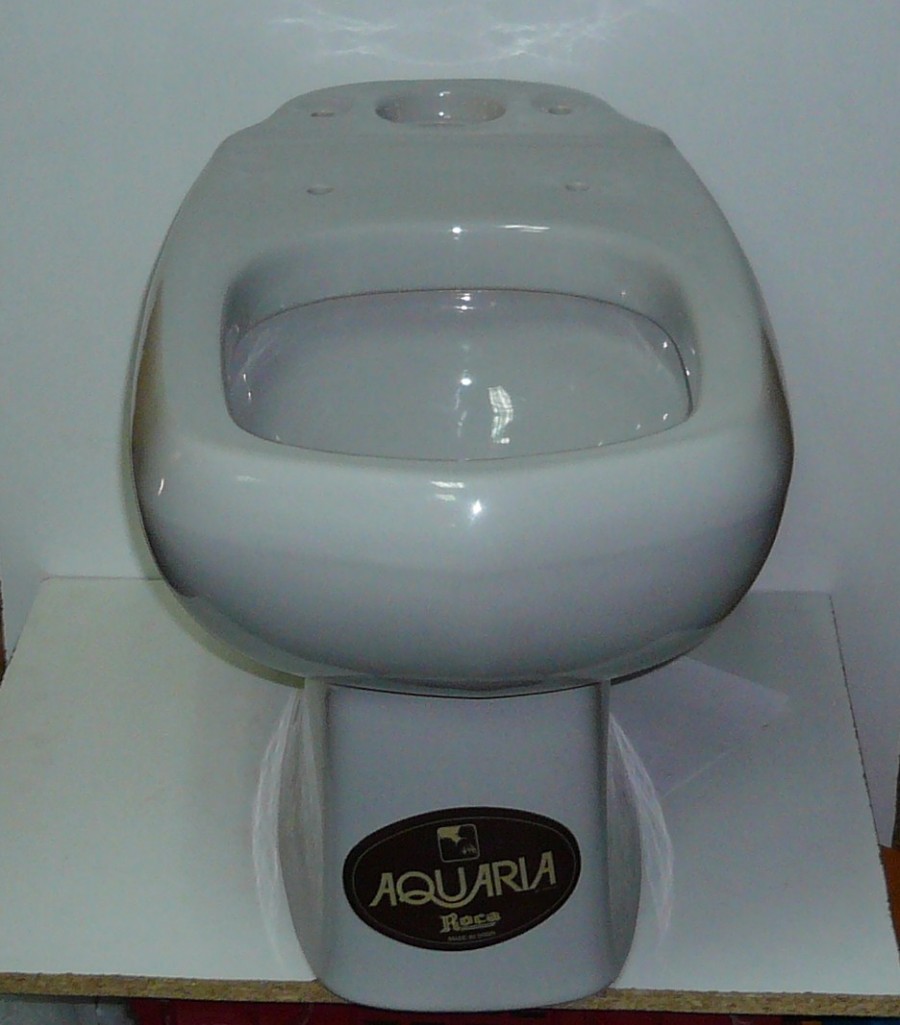 Taza Aquaria tanque bajo salida vertical Gris Manhatan